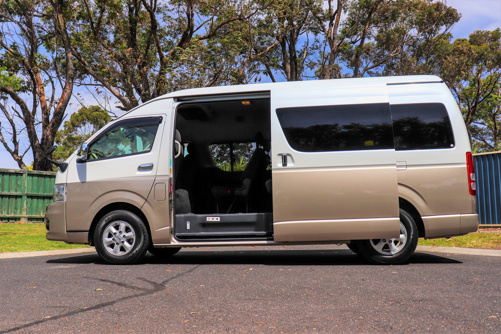 Toyota grand ace